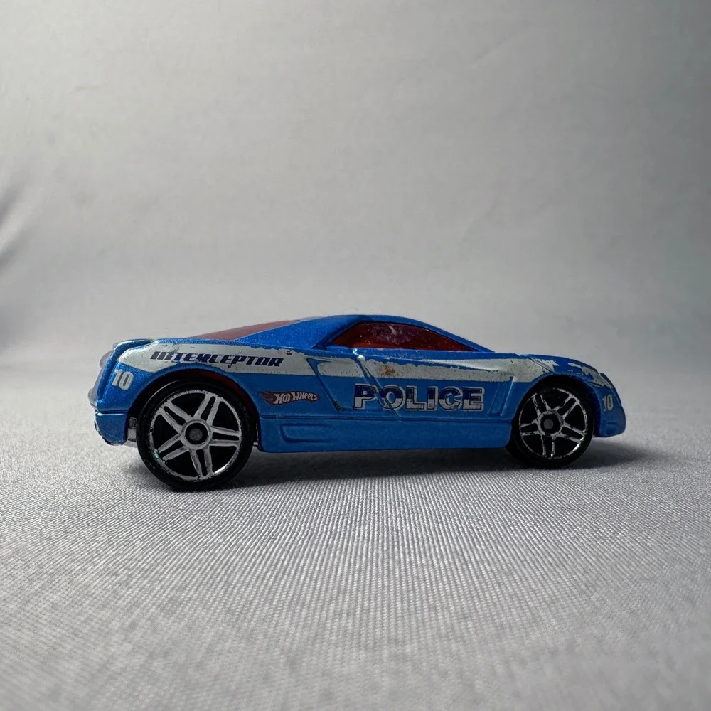 Hot Wheels Cadillac Cien Interceptor Police Blue Diecast Car 2002 Mattel B44